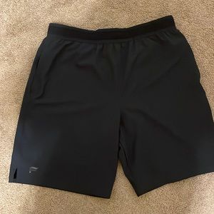 Men’s fabletics Kevin Hart collab shorts. Size large. Great condition.